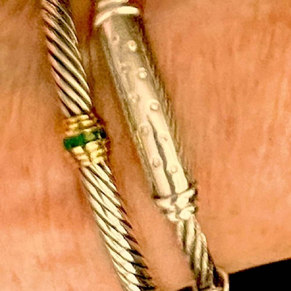 D Y BRACELET EMERALDS for New friend only